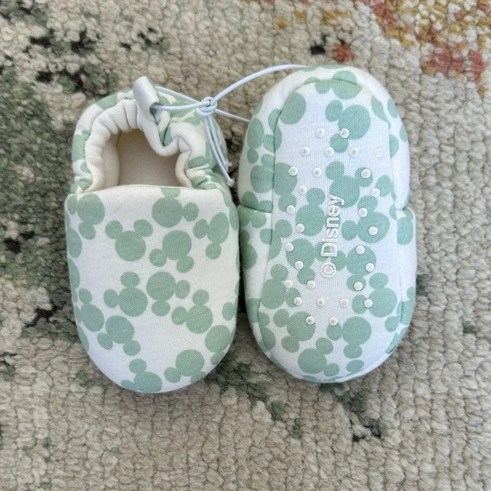 New Disney Mickey Mouse Baby Crib Shoes Size 3-6 Months Ultra Soft